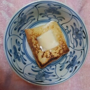 フレンチトースト カマンベールチーズのせて